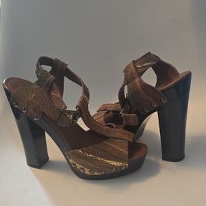 UGG Collection "FIORELLA" Snakeskin Studded Multicolor Platform Heels